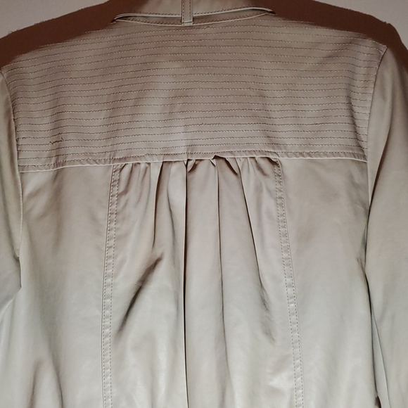 Jacket - Picture 4 of 4